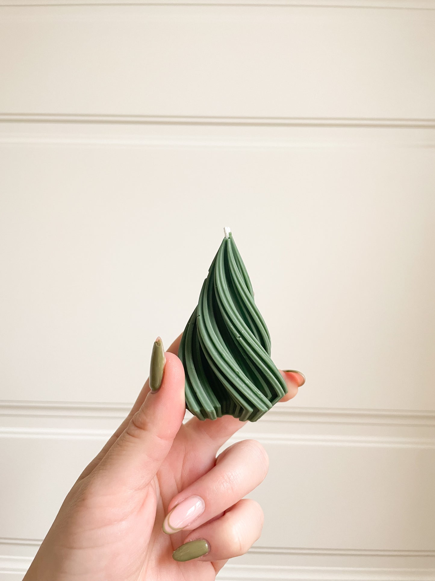 Small Twirling Christmas Tree Candle