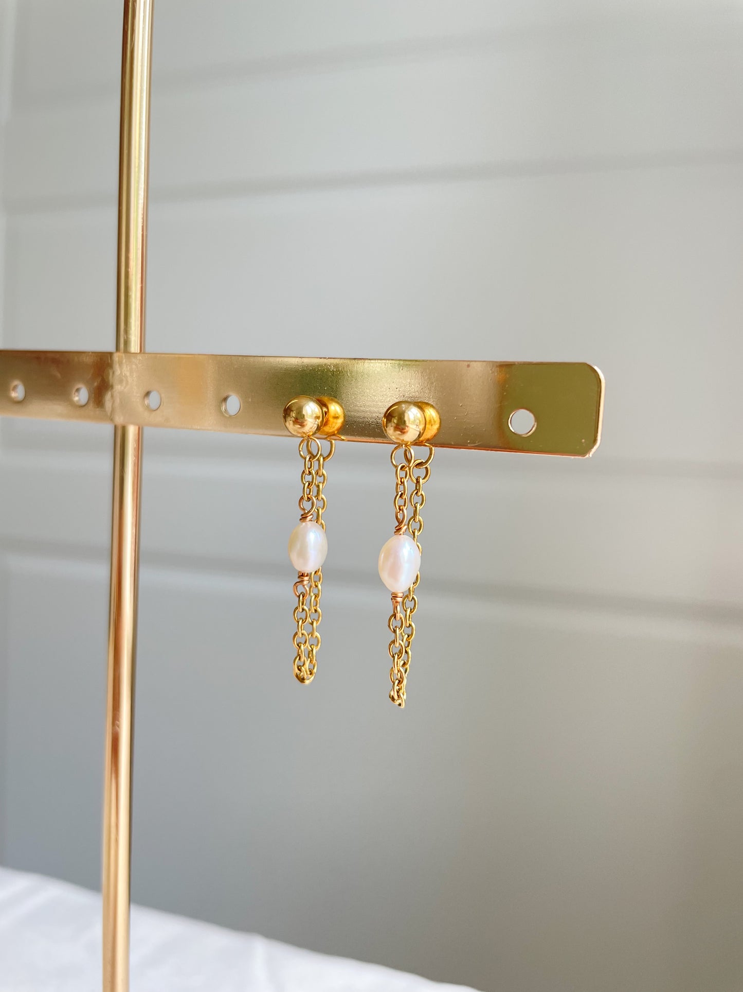 Alicia Pearl Earrings