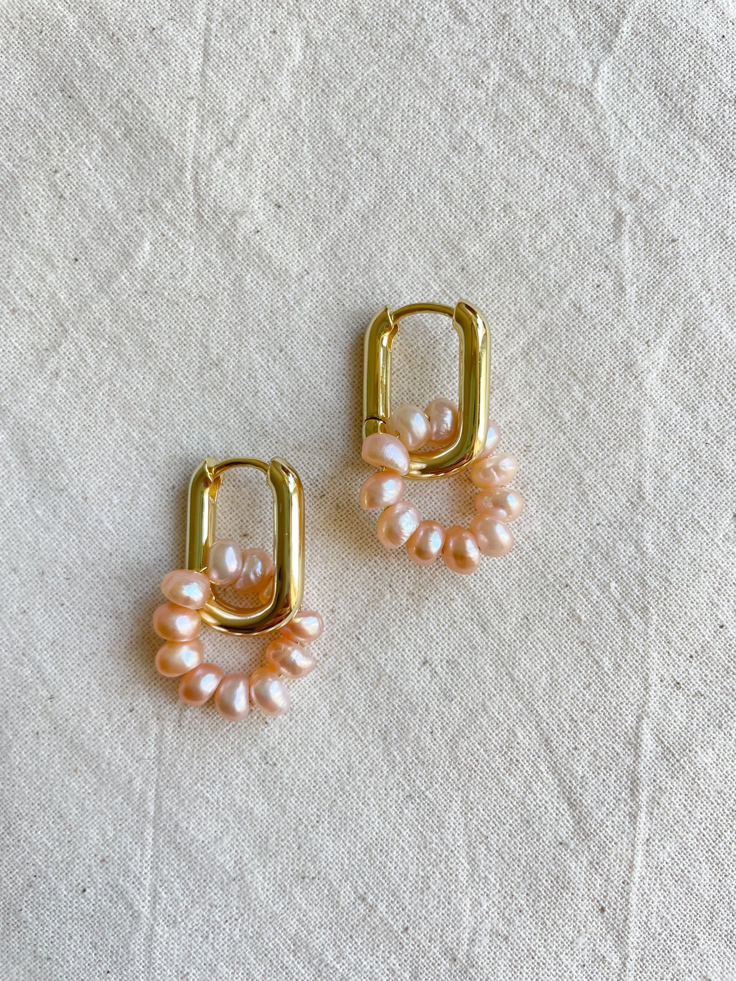 Aphrodite Round Pearl Earrings