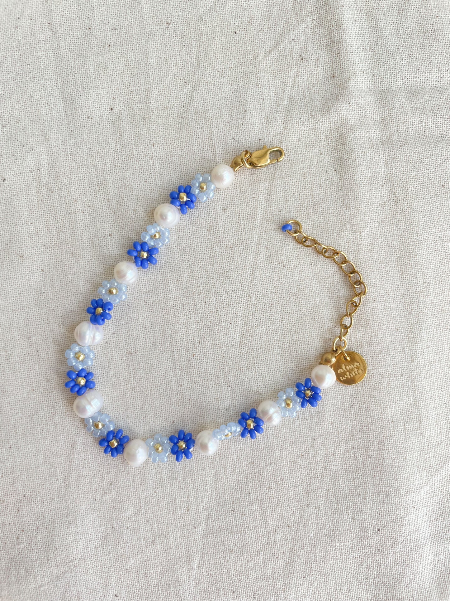 Flora Pearl Blue Flower Beads Bracelet