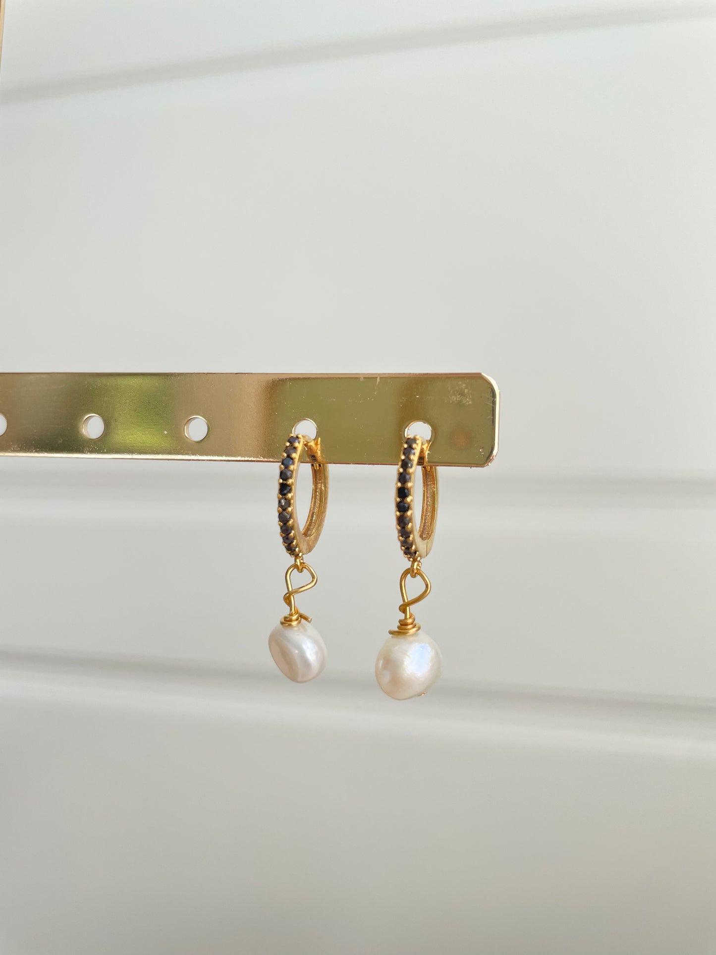 Black Shimmer Pearl Earrings