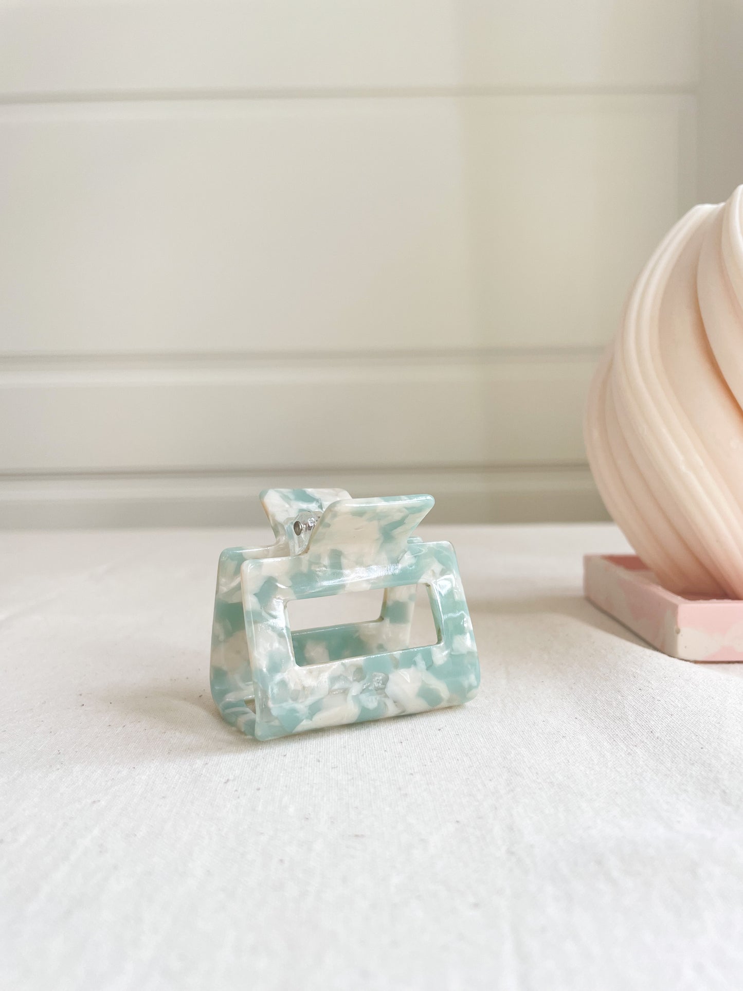 Stacy Claw Clip Turquoise Flakes