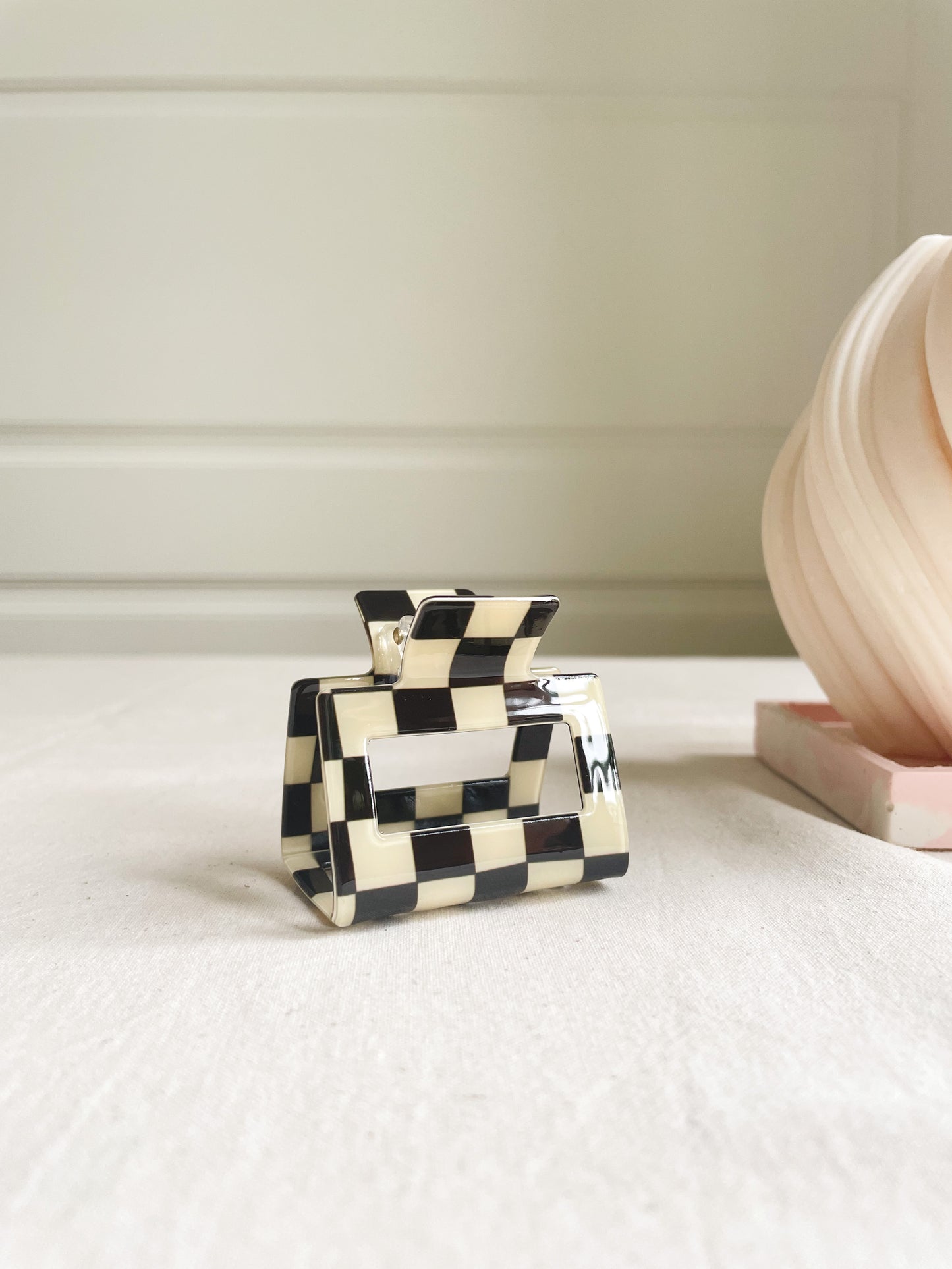 Stacy Claw Clip Checkered