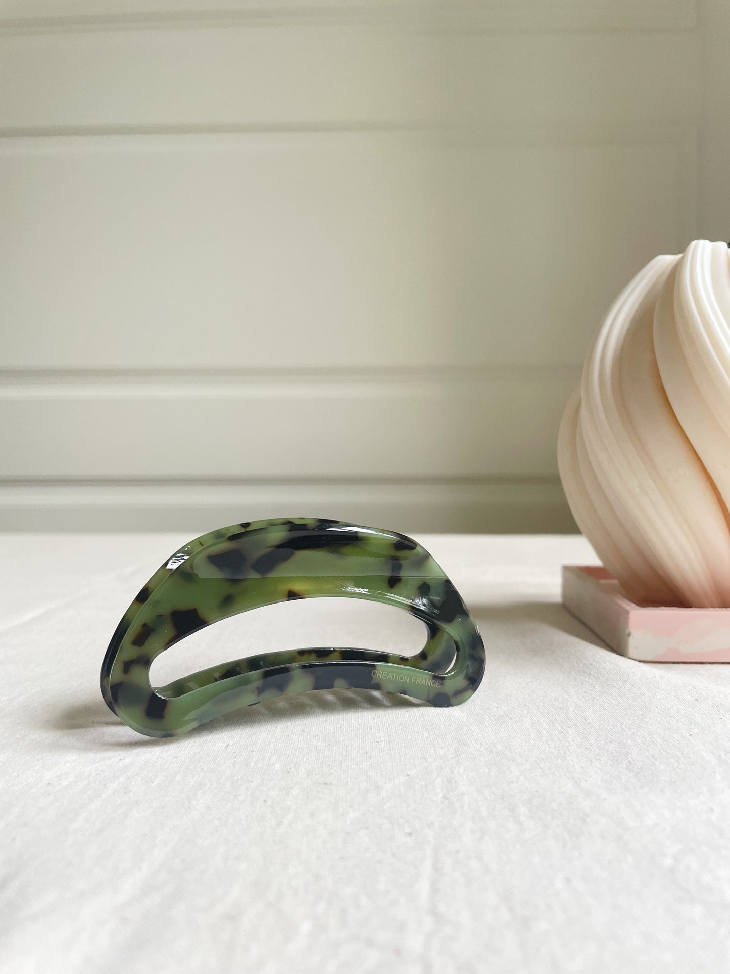 Jade Claw Clip Tortoise Green