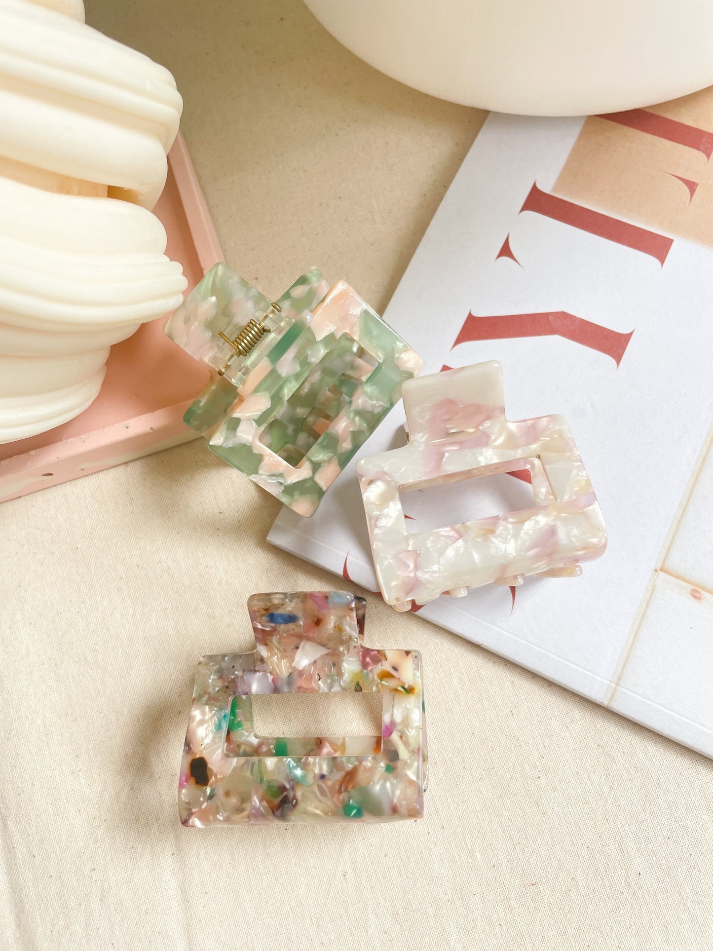 Stacy Claw Clip White Pink Marble