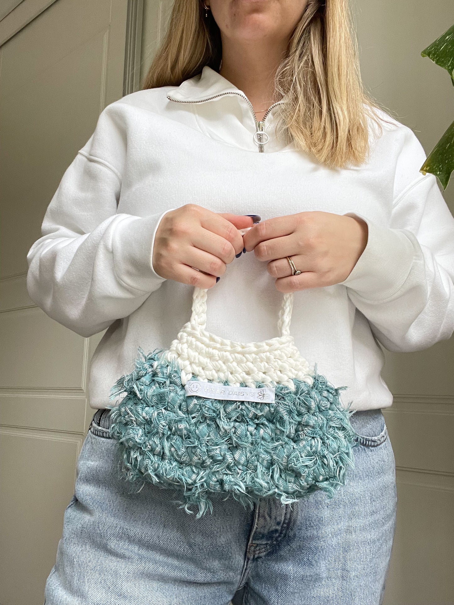 Short Handy-Mandy Blue & White Bag