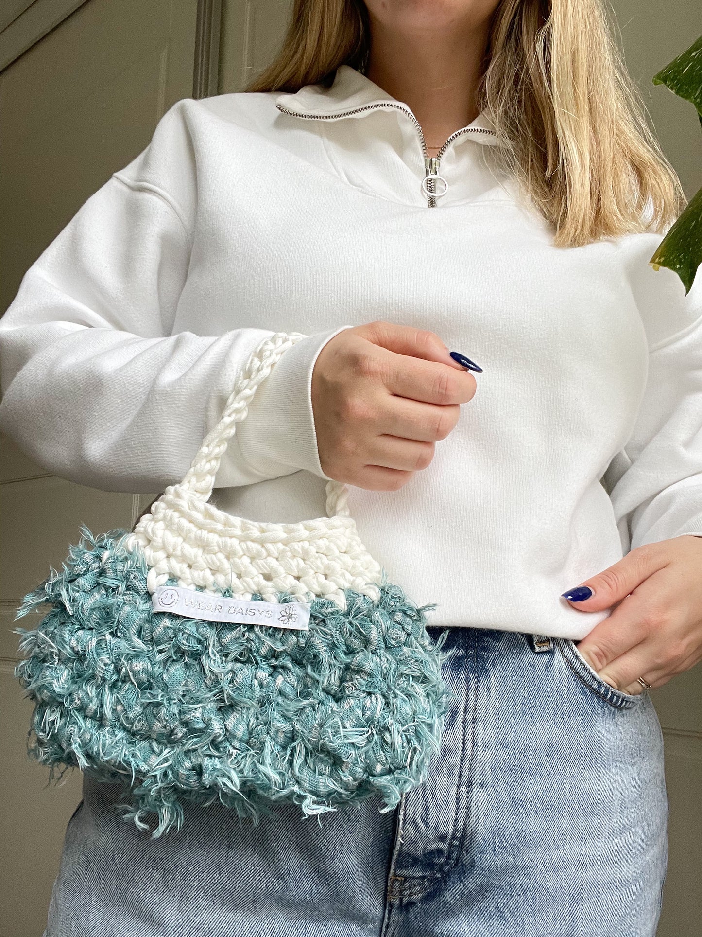 Short Handy-Mandy Blue & White Bag
