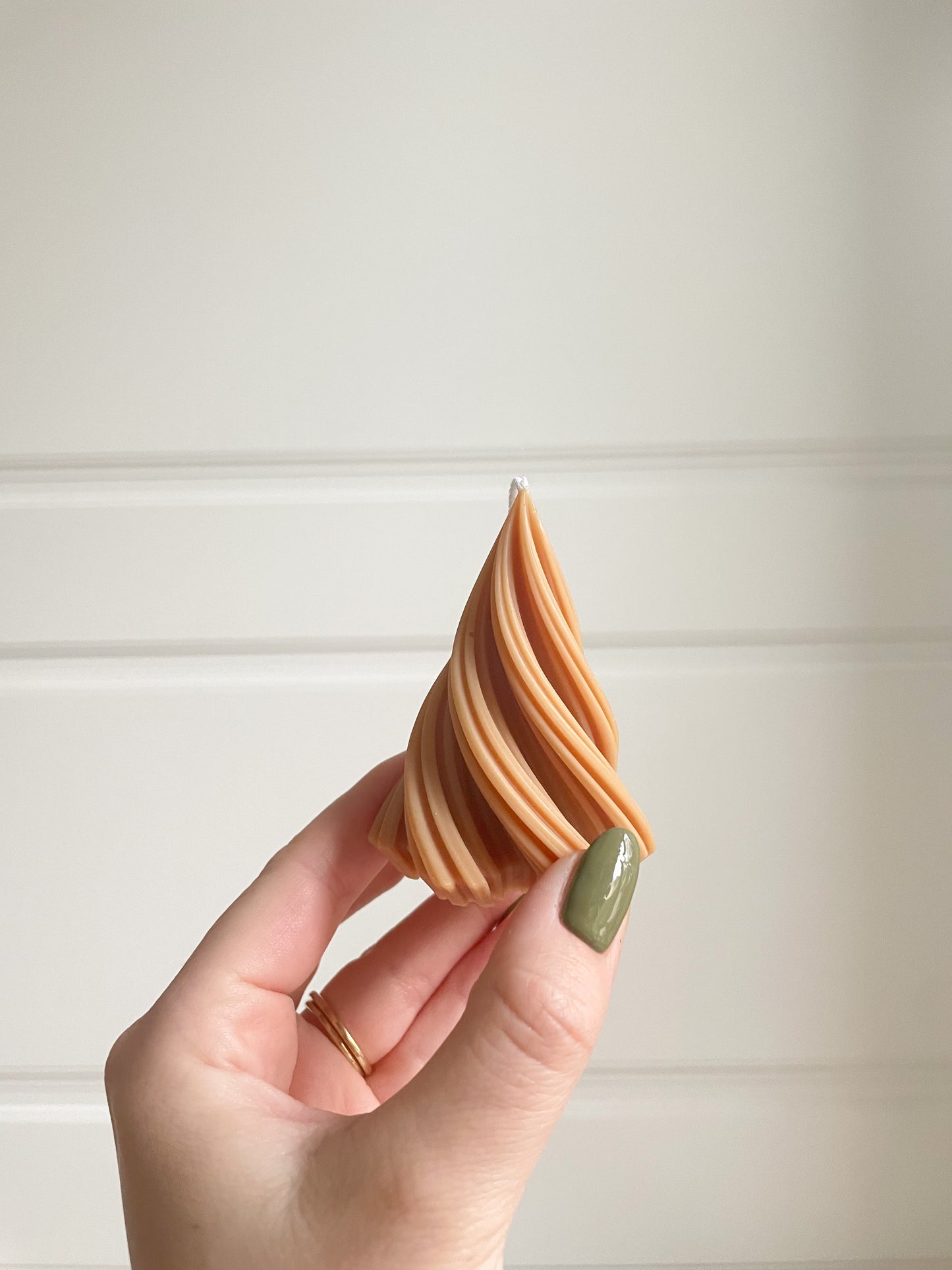 Small Twirling Christmas Tree Candle