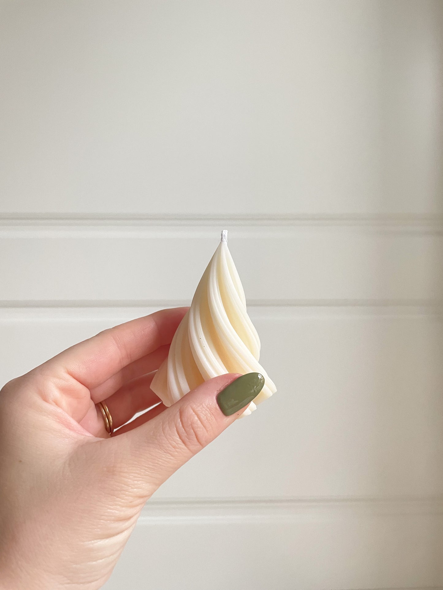 Small Twirling Christmas Tree Candle