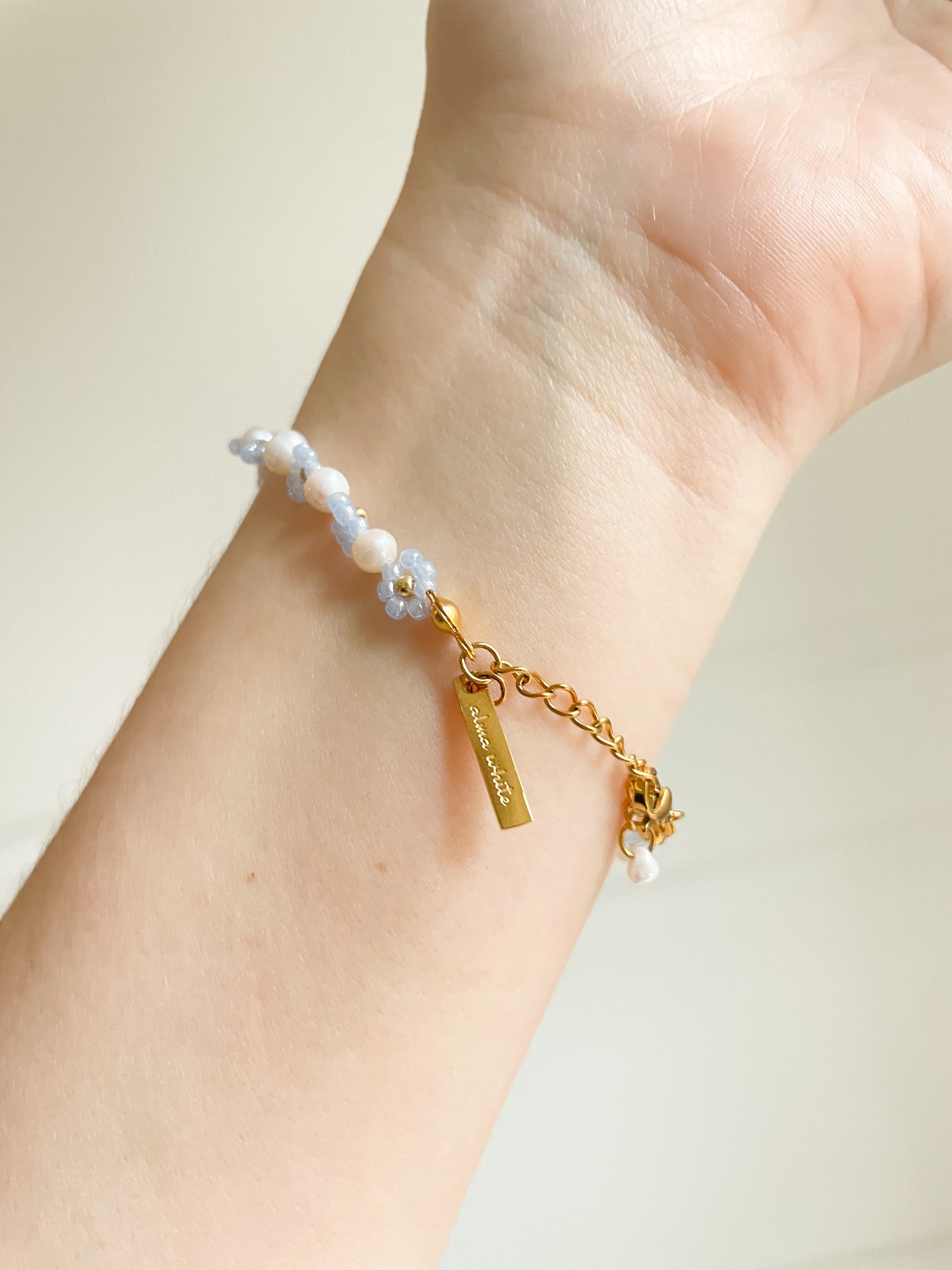 Dione Pearl Blue Flower Beads Bracelet