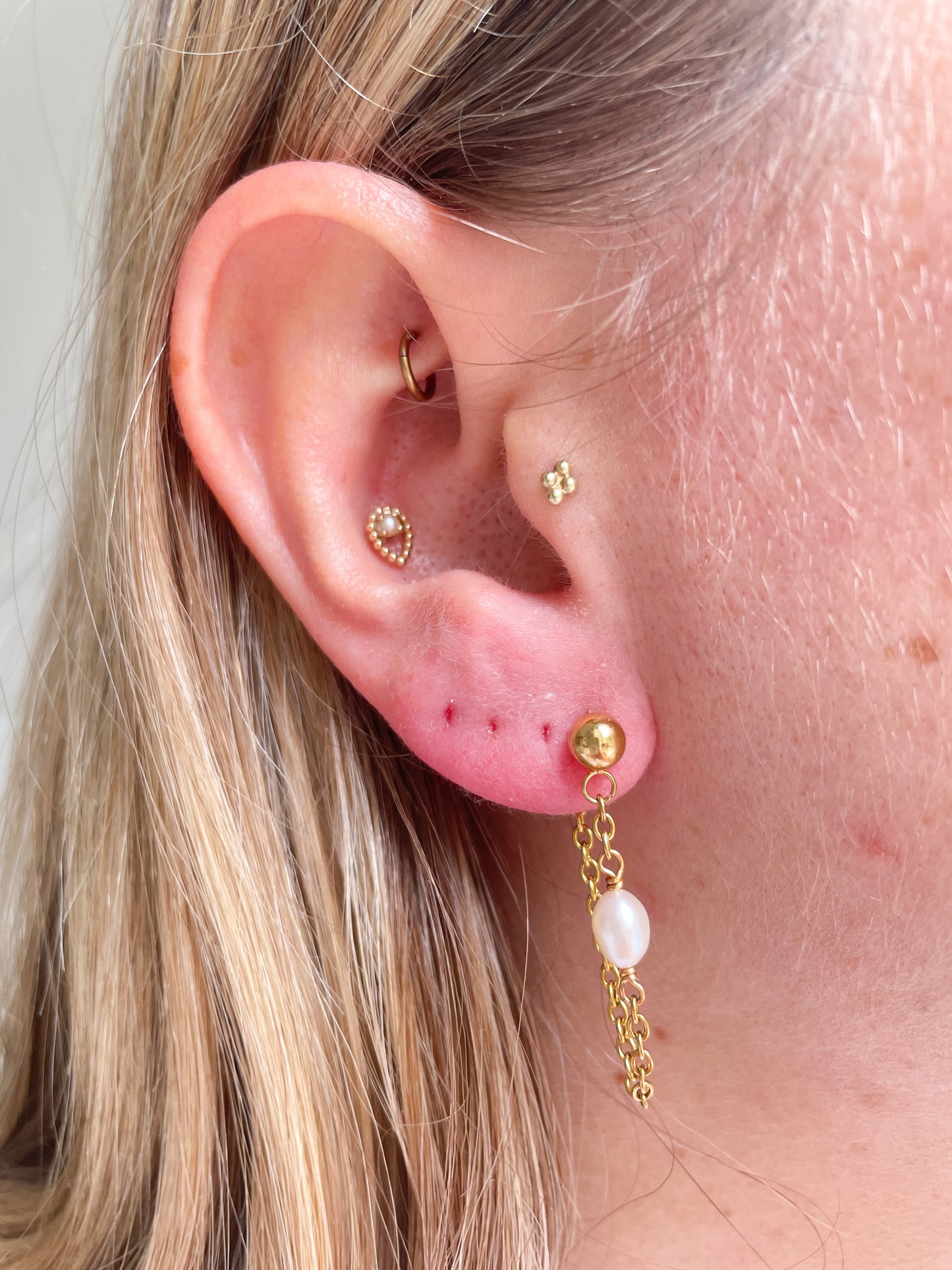 Alicia Pearl Earrings