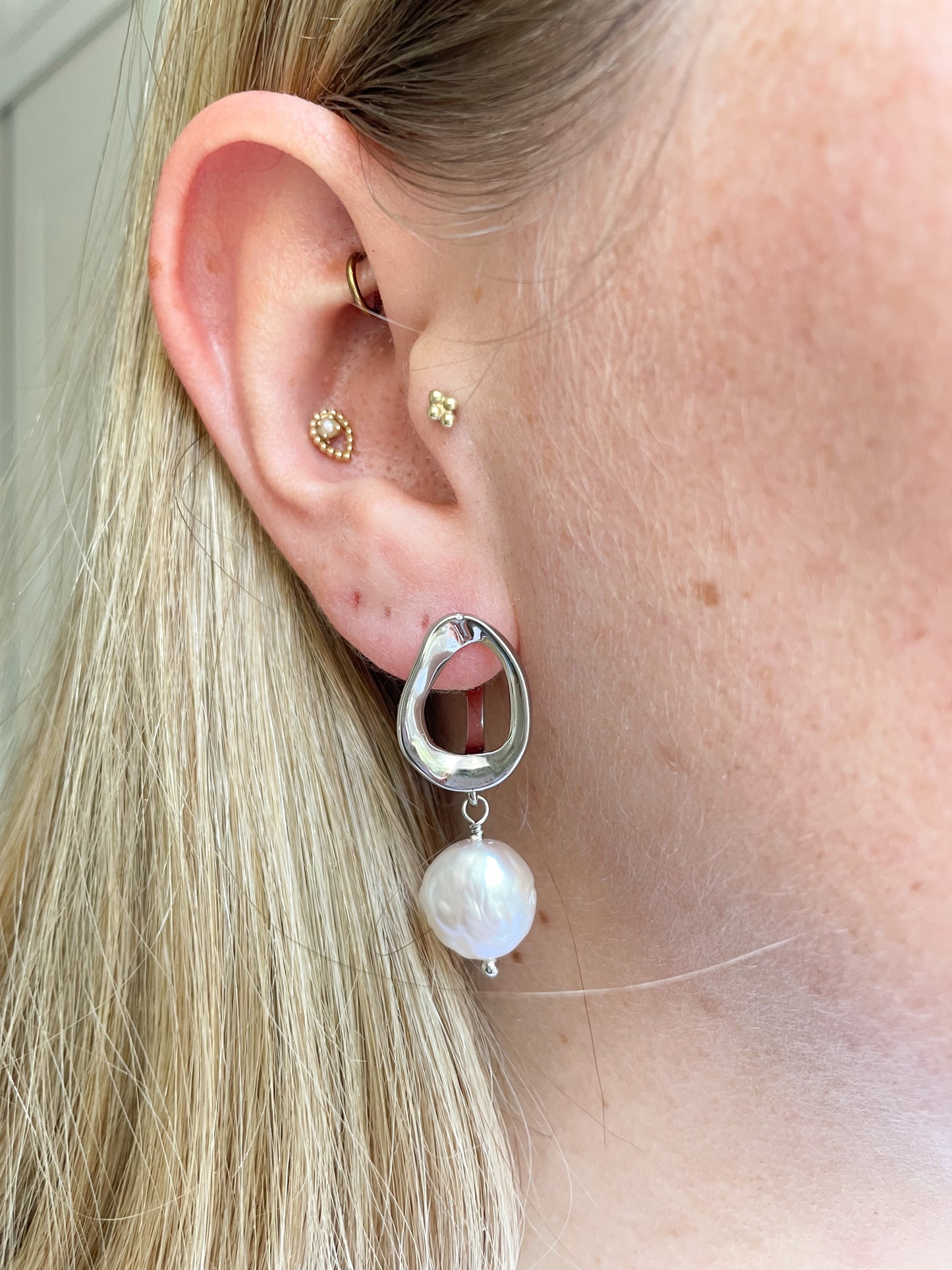 Sienna Coin Pearl Earrings