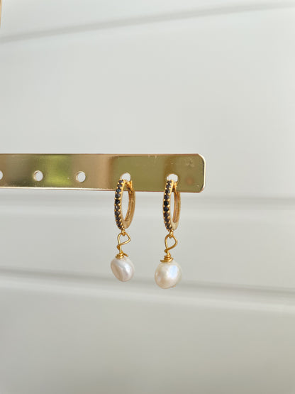 Black Shimmer Pearl Earrings
