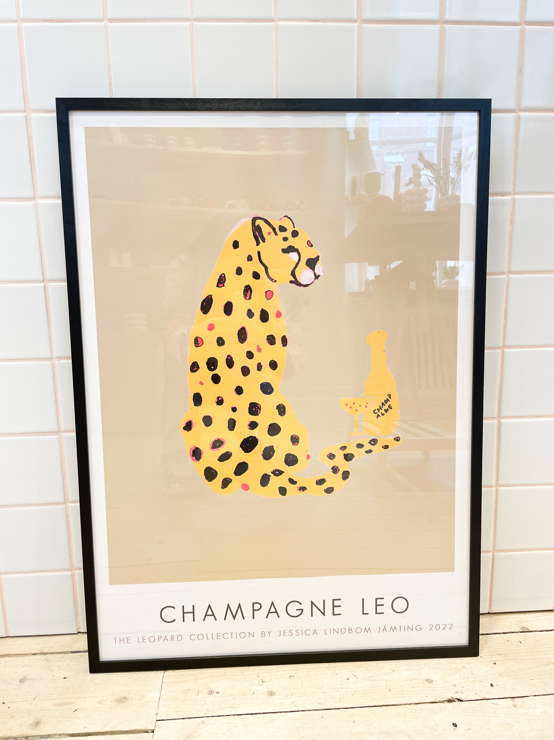 leopard with champagne artwork