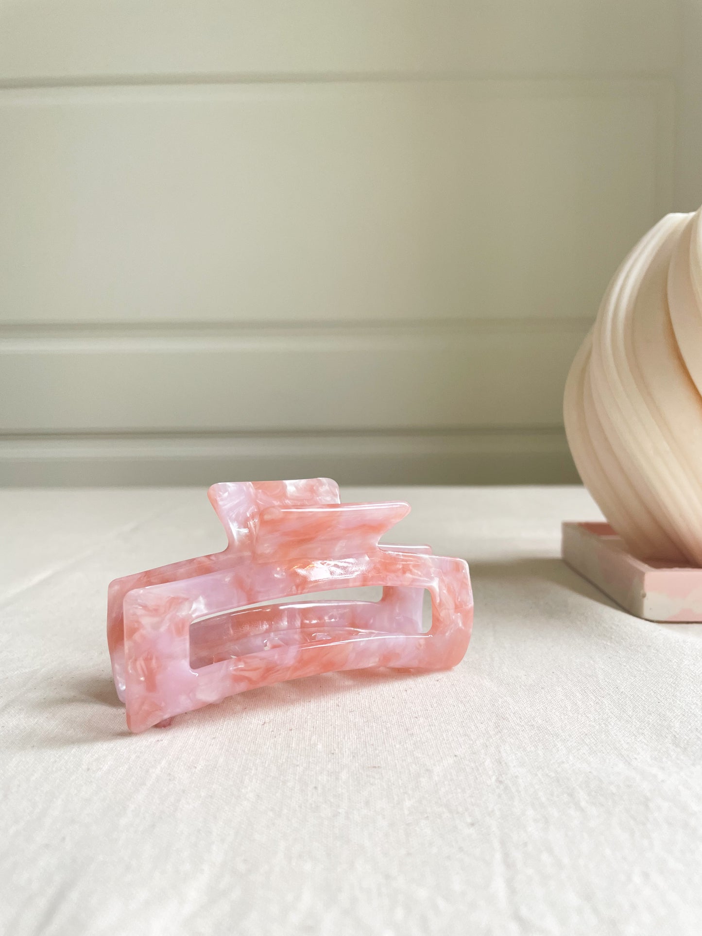 Lisa Claw Clip Pink Marble