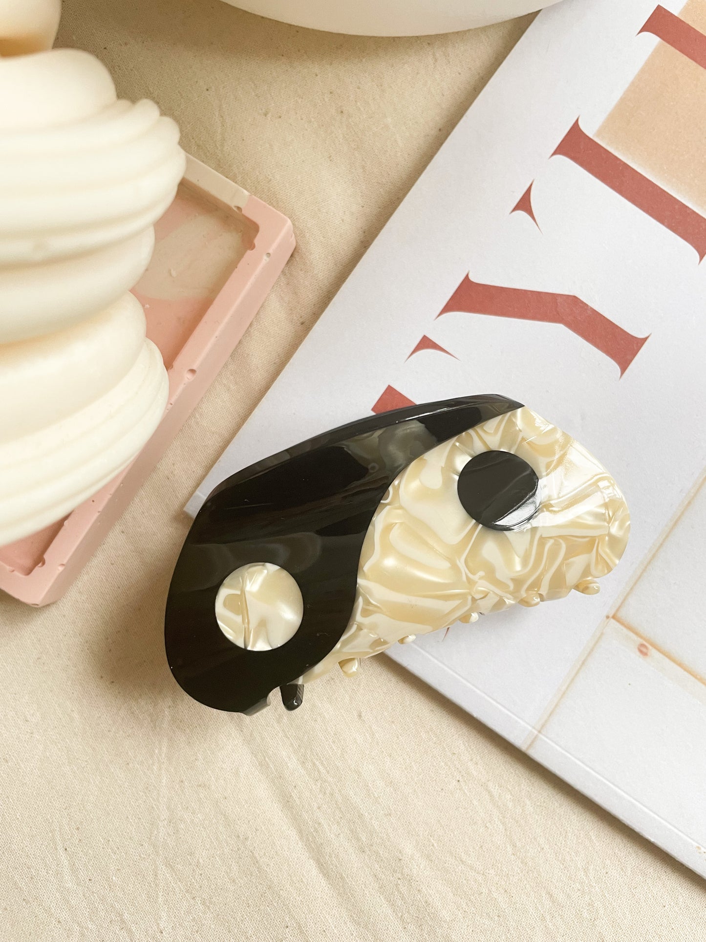 Yin Yang Black Cream Marble Claw Clip